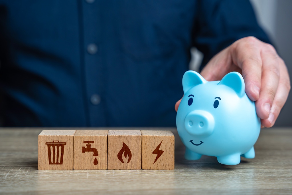 home-services-utilities-and-savings-2023-12-05-03-06-09-utc.jpg копилка